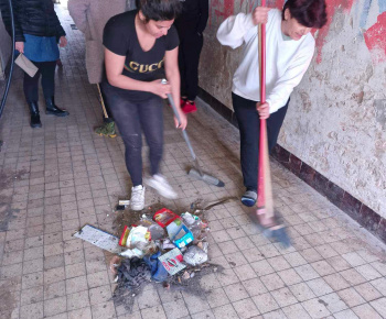 Národný projekt Rozvojové tímy I. / Zveľaďovanie spoločných priestorov bytového domu - foto