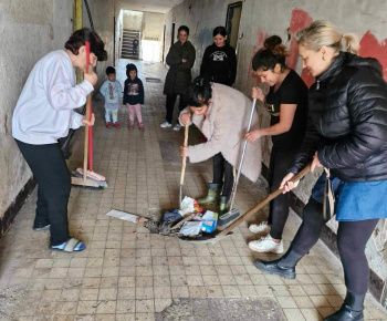 Národný projekt Rozvojové tímy I. / Zveľaďovanie spoločných priestorov bytového domu - foto