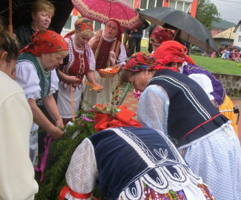 Kultúrne pamiatky / Stavanie mája – RUSADLIE - foto