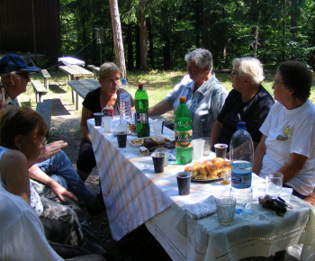 Klub dôchodcov Nižná Slaná - Stretnutie klubu 18.7.2014